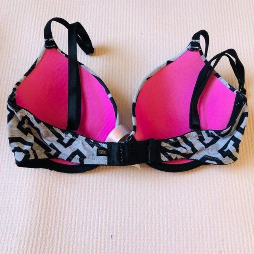 SOLD.  NWOT VS Victoria Secret Pink Logo Bra- Size 32C - Picture 3 of 7